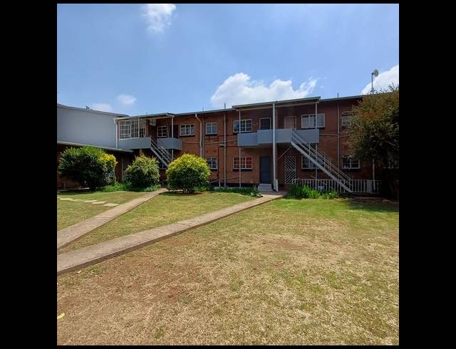 1 BEDROOM FLAT FOR SALE IN MEYERTON CENTRAL